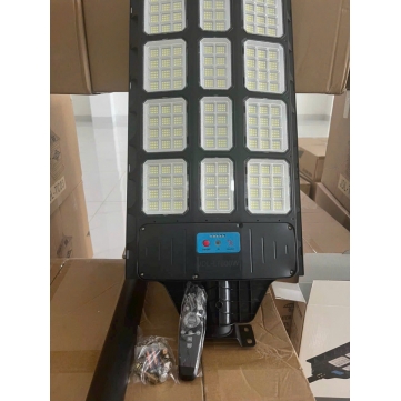Đèn Năng Lượng Mật Trời Liền Thể 600W
