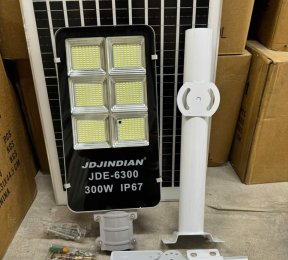 Đèn năng lượng mặt trời 300W